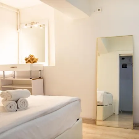 Modern Flat With Backyard Close To Karsiyaka Coast アパート