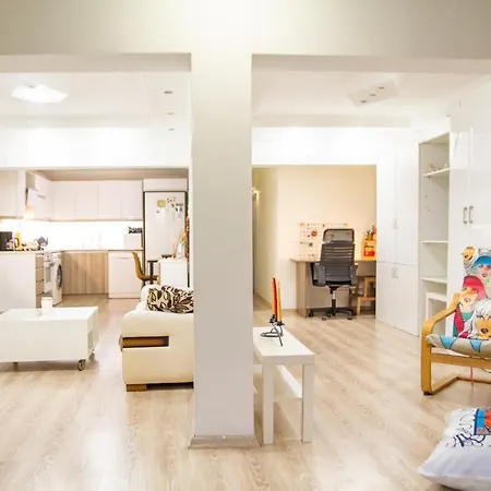 Modern Flat With Backyard Close To Karsiyaka Coast * Σμύρνη